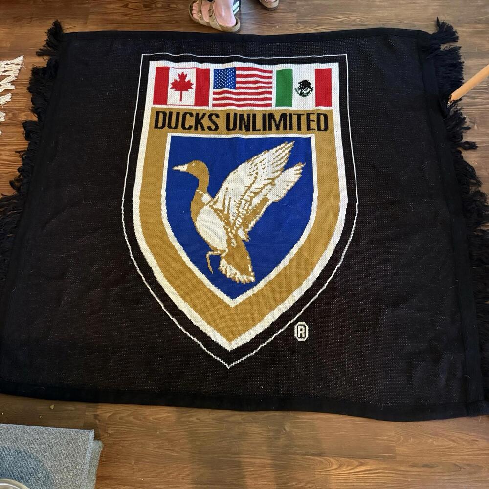 Ducks Unlimited Fringe Crest Flag Blanket Throw USA Canada Mexico 90s 62x61‎